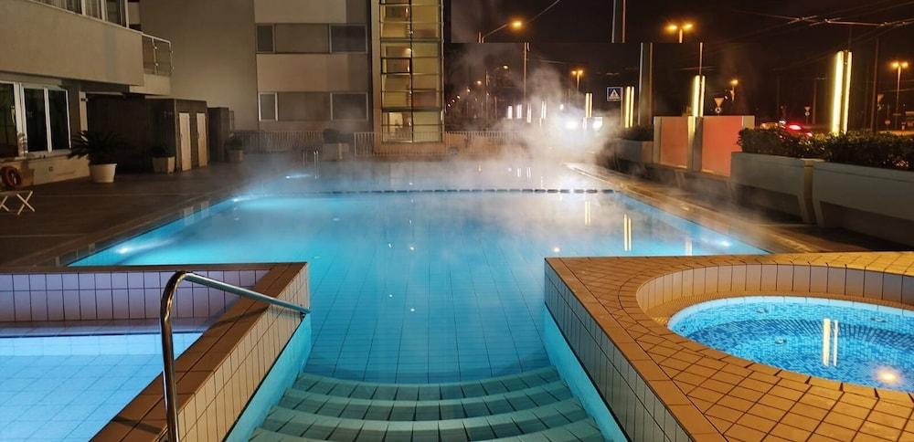 Hotel Ascot & 4*