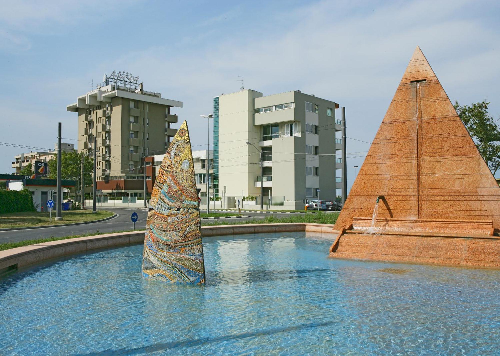 Hotel Ascot & 4*